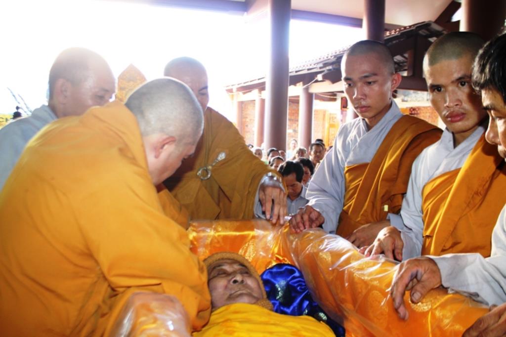 Đồng Tháp: Nhập Kim Quang HT. Thích Viên Minh