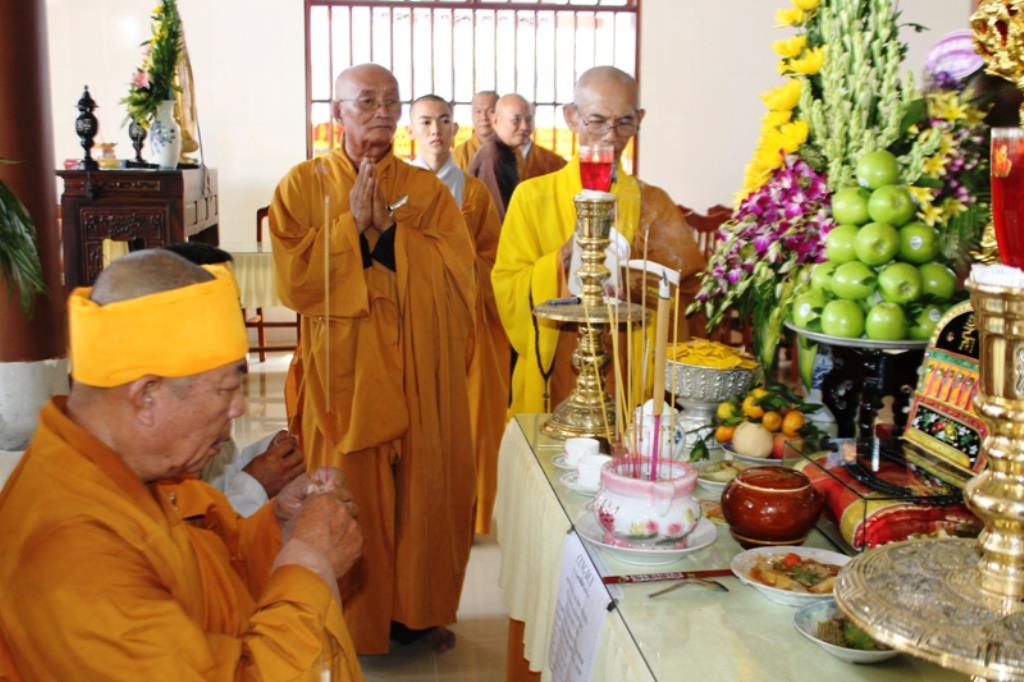 Đồng Tháp: BTS. Phật Giáo Viếng HT. Thích Viên Minh