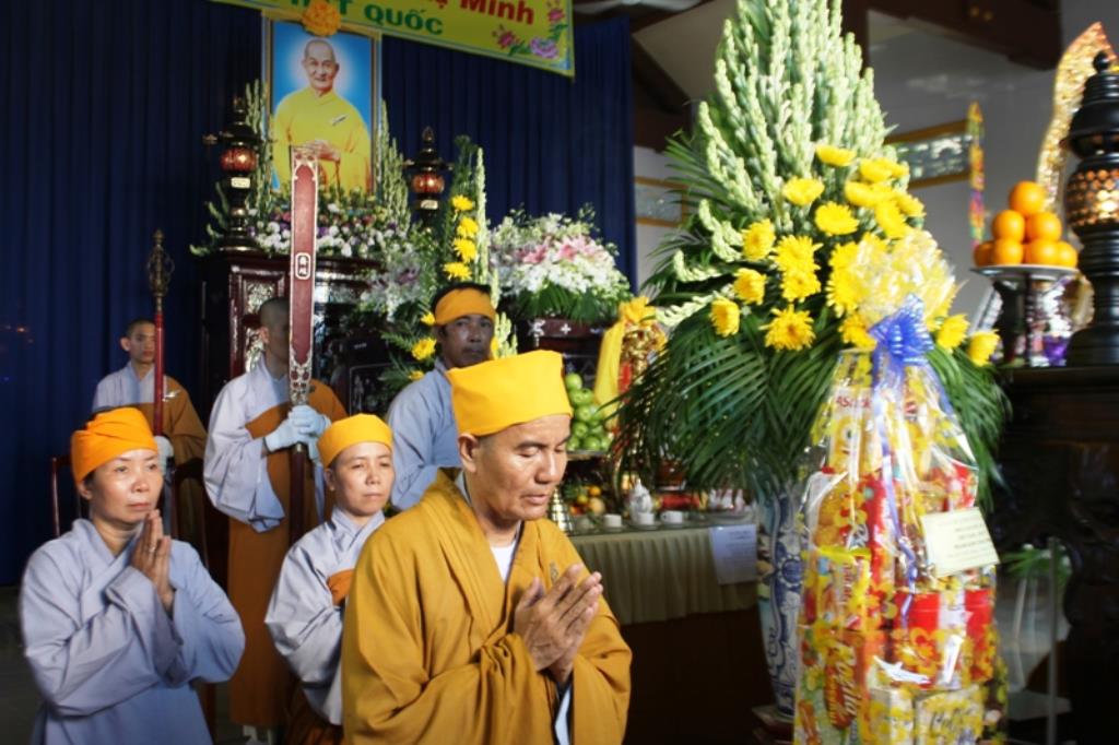 Đồng Tháp: BTS. Phật Giáo Viếng HT. Thích Viên Minh