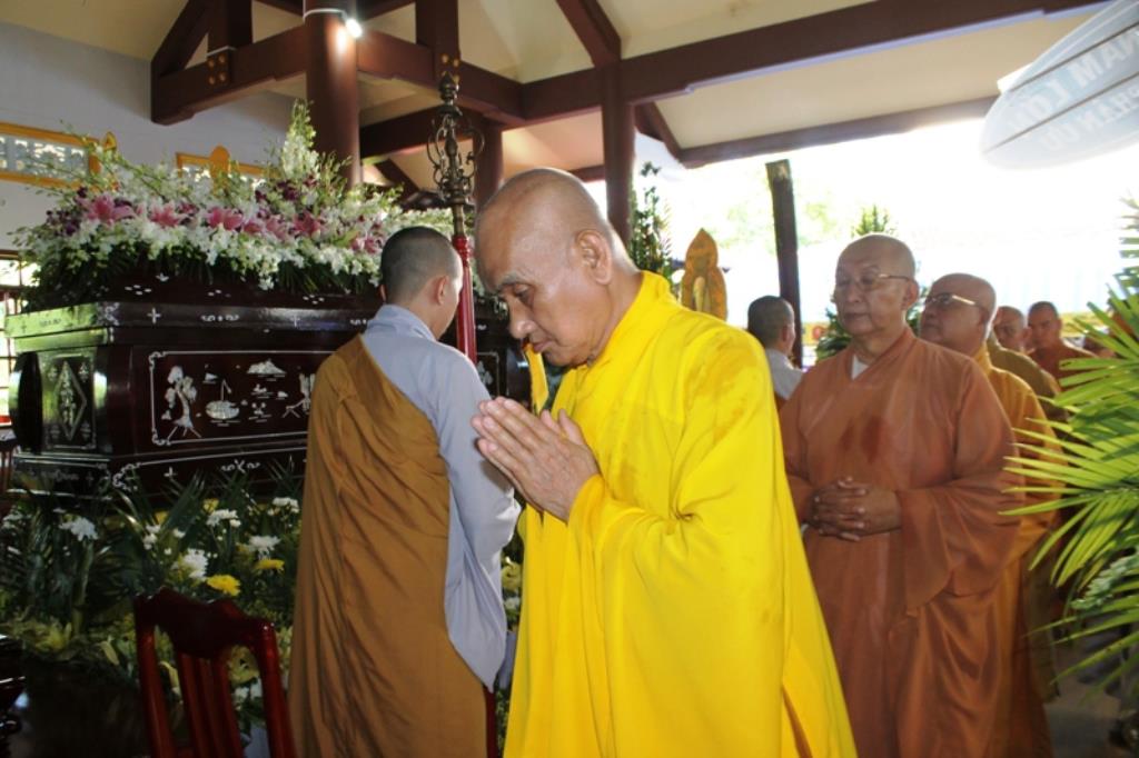 Đồng Tháp: BTS. Phật Giáo Viếng HT. Thích Viên Minh