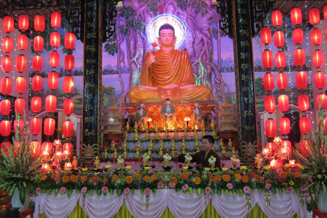Long An: Đêm văn nghệ mừng Phật đản với chủ đề &quot;ngày vui nhân loại&quot; tại chùa Khánh Ninh