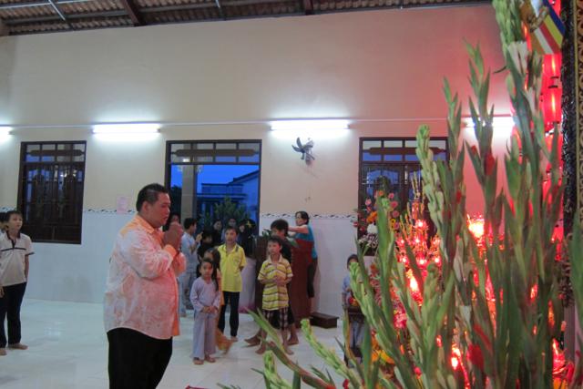Long An: Đêm văn nghệ mừng Phật đản với chủ đề &quot;ngày vui nhân loại&quot; tại chùa Khánh Ninh