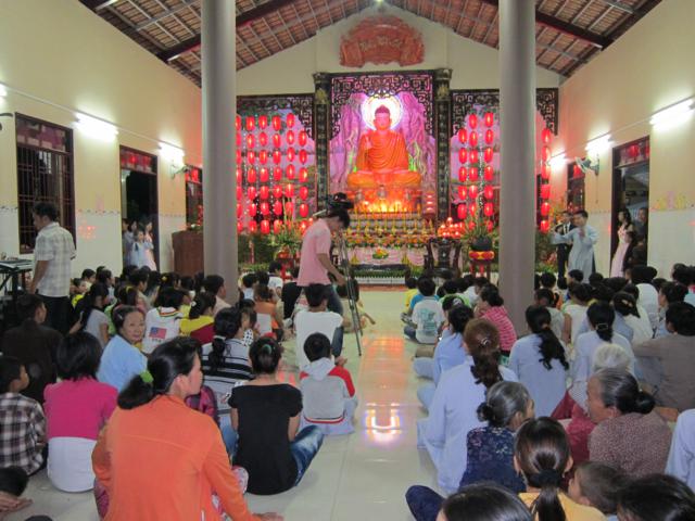 Long An: Đêm văn nghệ mừng Phật đản với chủ đề &quot;ngày vui nhân loại&quot; tại chùa Khánh Ninh