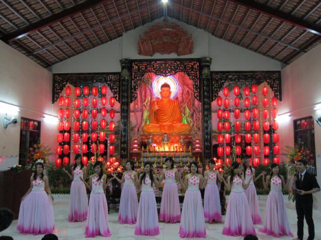 Long An: Đêm văn nghệ mừng Phật đản với chủ đề &quot;ngày vui nhân loại&quot; tại chùa Khánh Ninh