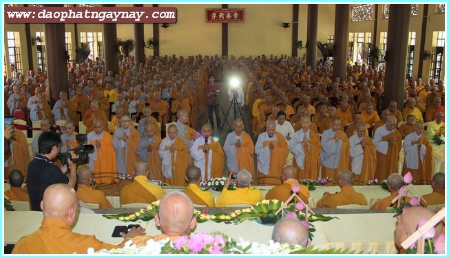 Bình Dương:   Lễ Tự Tứ - Giải Chế