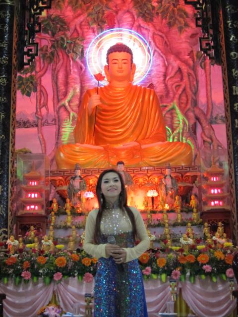 Long An: Đêm văn nghệ mừng Phật đản với chủ đề &quot;ngày vui nhân loại&quot; tại chùa Khánh Ninh