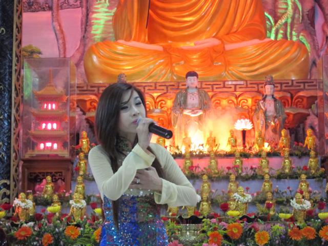 Long An: Đêm văn nghệ mừng Phật đản với chủ đề &quot;ngày vui nhân loại&quot; tại chùa Khánh Ninh