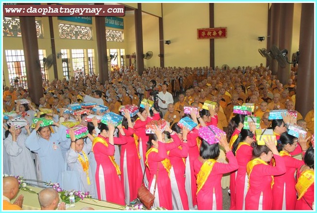 Bình Dương:   Lễ Tự Tứ - Giải Chế