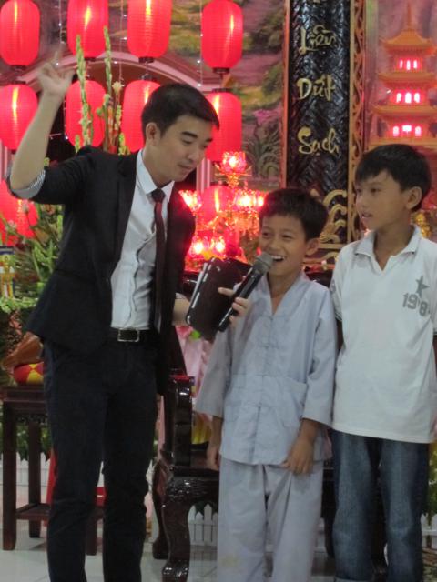 Long An: Đêm văn nghệ mừng Phật đản với chủ đề &quot;ngày vui nhân loại&quot; tại chùa Khánh Ninh
