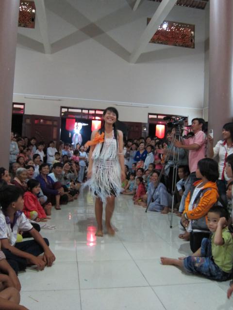 Long An: Đêm văn nghệ mừng Phật đản với chủ đề &quot;ngày vui nhân loại&quot; tại chùa Khánh Ninh