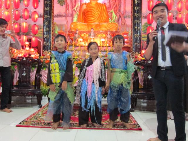 Long An: Đêm văn nghệ mừng Phật đản với chủ đề &quot;ngày vui nhân loại&quot; tại chùa Khánh Ninh