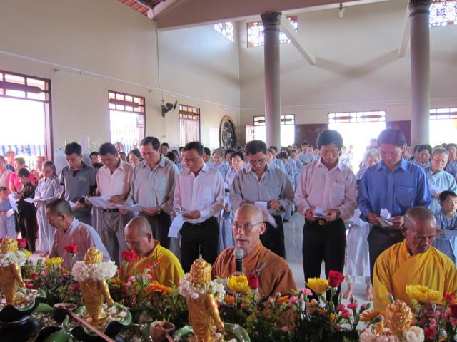Long An: Lễ tắm kim thân Phật Tổ sơ sinh tại chùa Khánh Ninh