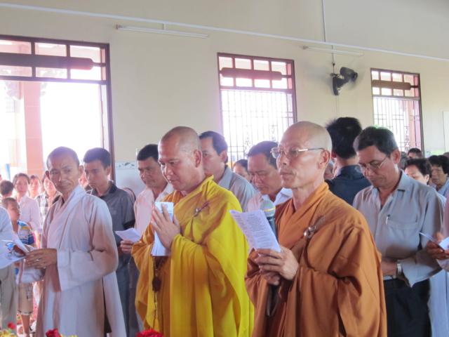 Long An: Lễ tắm kim thân Phật Tổ sơ sinh tại chùa Khánh Ninh