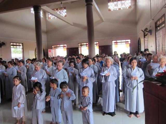 Long An: Lễ tắm kim thân Phật Tổ sơ sinh tại chùa Khánh Ninh