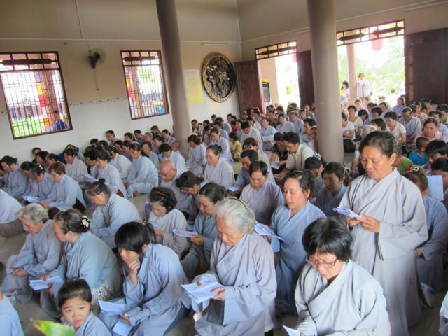 Long An: Lễ tắm kim thân Phật Tổ sơ sinh tại chùa Khánh Ninh