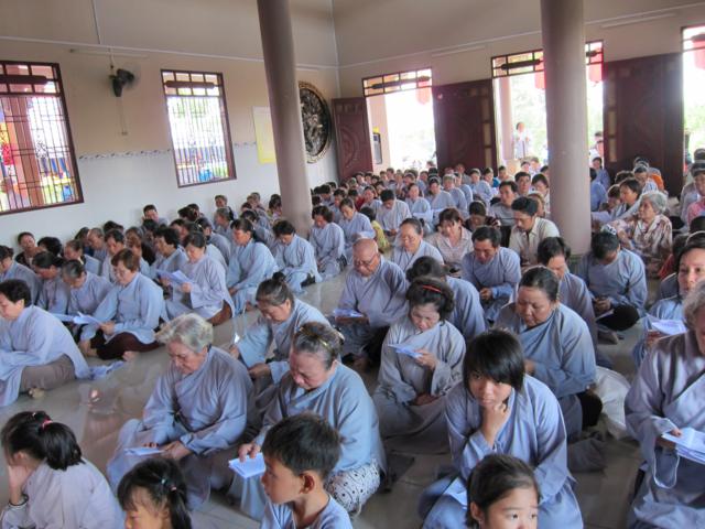 Long An: Lễ tắm kim thân Phật Tổ sơ sinh tại chùa Khánh Ninh