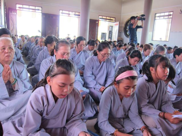 Long An: Lễ tắm kim thân Phật Tổ sơ sinh tại chùa Khánh Ninh