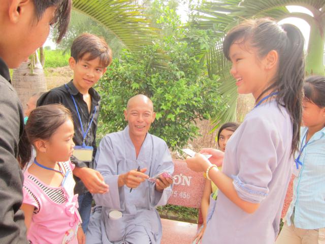 Long An: Chùm ảnh nốt cảm xúc thăng trầm khó tả của khóa tu mùa hè tại chùa Khánh Ninh ngày thứ 2