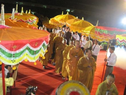 Phút thiêng liêng - Khai mạc Hội thảo Hoằng pháp 2010