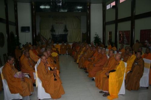 Phút thiêng liêng - Khai mạc Hội thảo Hoằng pháp 2010