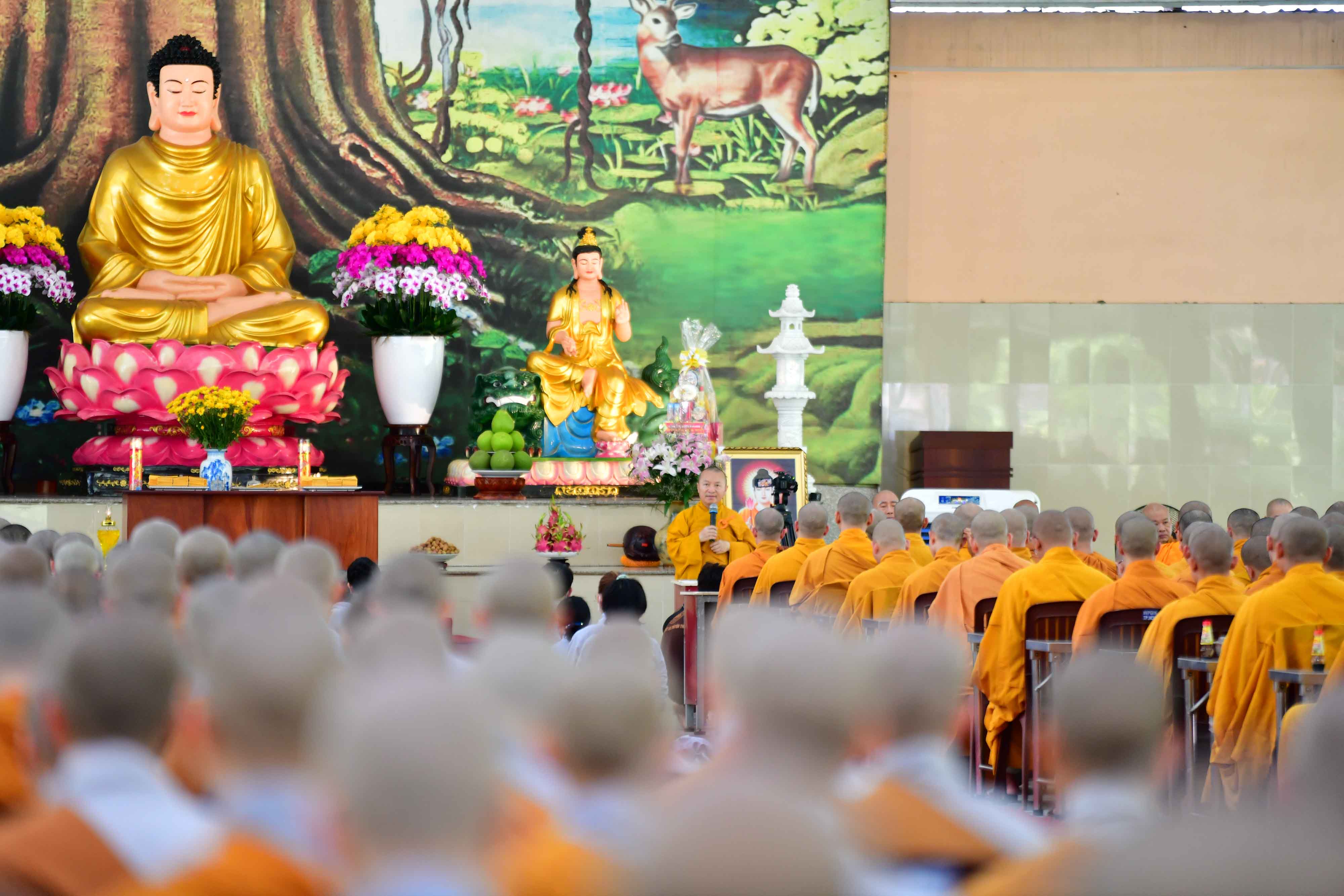 Phái đoàn Phật giáo tỉnh Hải Dương cúng dường Trai Tăng tại Hạ trường Học viện PGVN tại Tp. HCM
