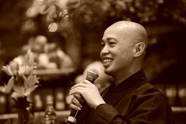 Đức Quốc: Chương trình talk show “sống và chết” tại chùa Phật Huệ