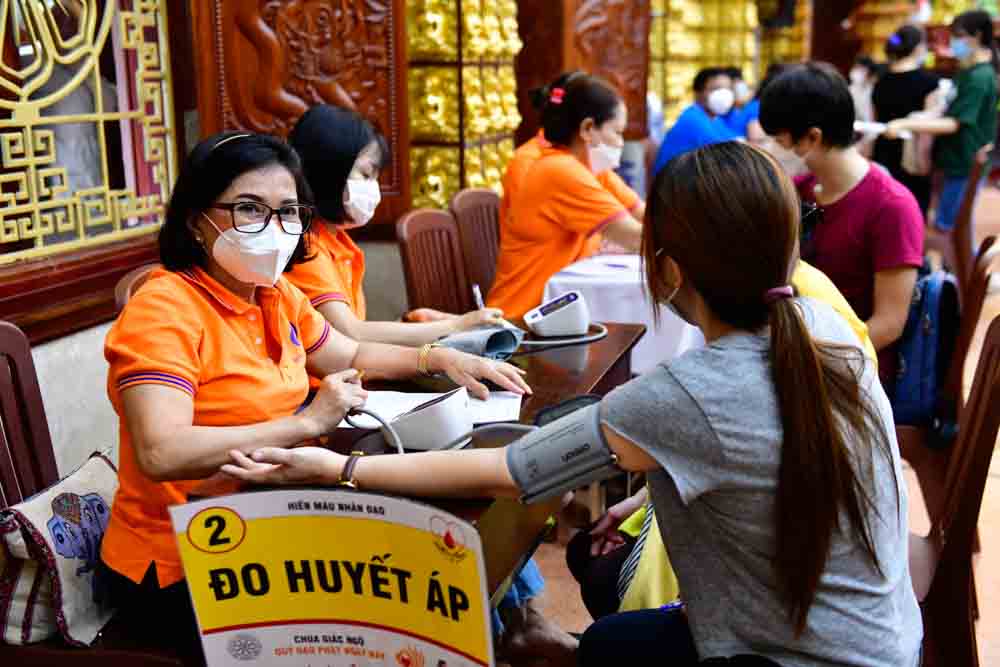 Hơn 600 người tham gia hiến máu nhân đạo lần thứ 55 tại Chùa Giác Ngộ