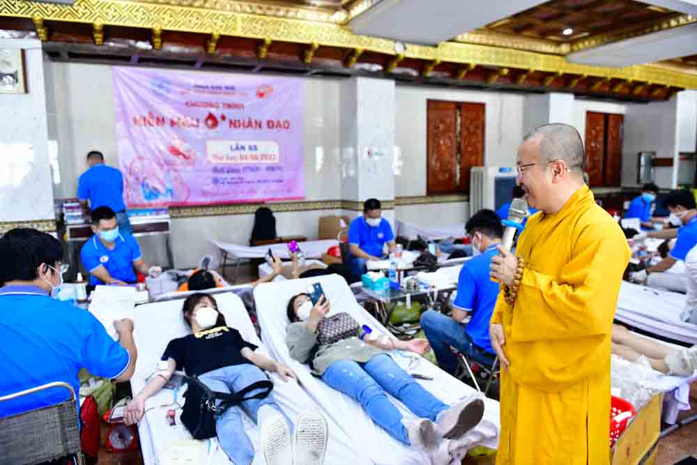 Hơn 600 người tham gia hiến máu nhân đạo lần thứ 55 tại Chùa Giác Ngộ