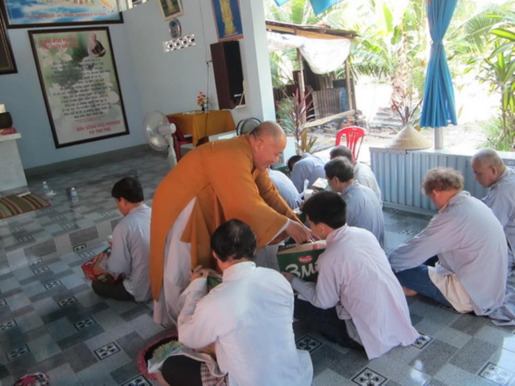 Chùa Minh Châu tổ chức khóa tu niệm Phật dành cho người khiếm thị