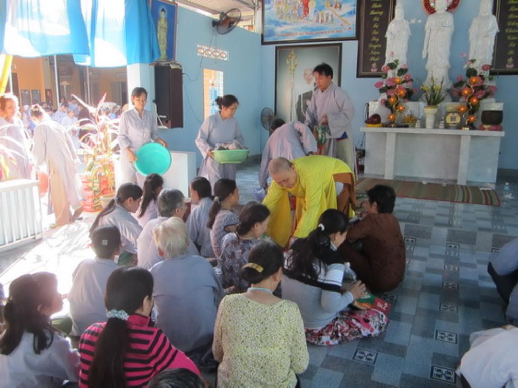 Chùa Minh Châu tổ chức khóa tu niệm Phật dành cho người khiếm thị