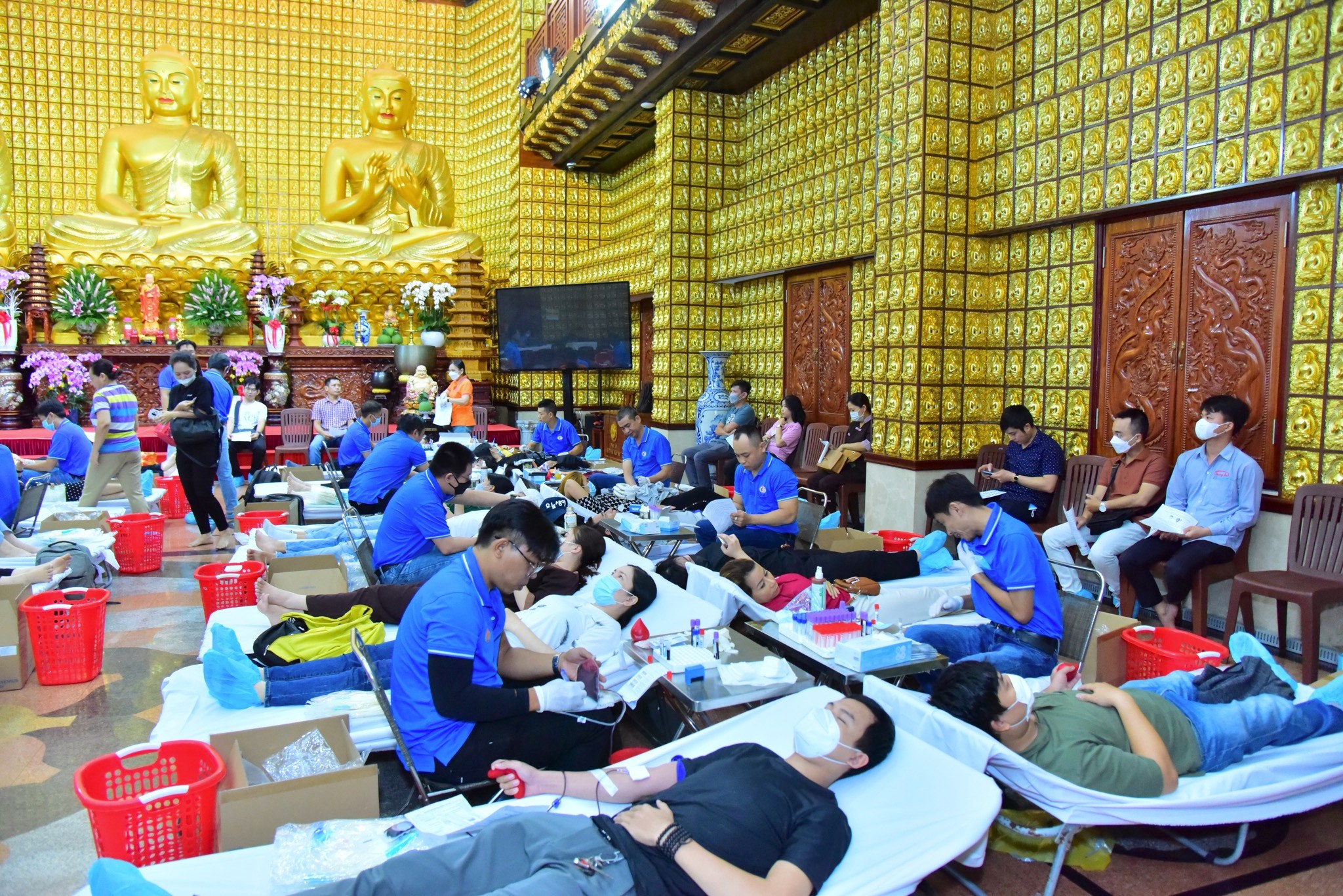 Hiến máu nhân đạo lần 78 hơn 350 tình nguyện viên góp giọt máu hồng cho xã hội