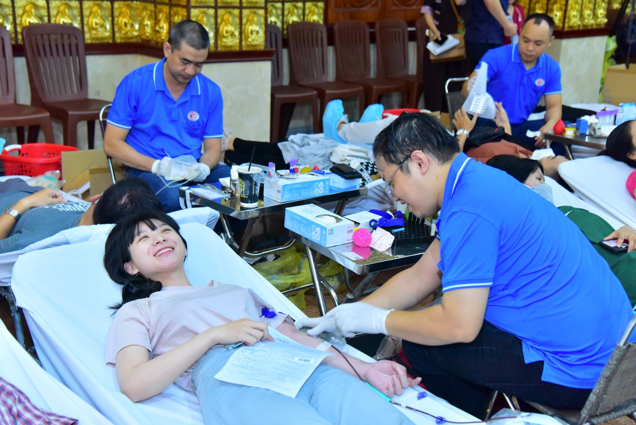 Hiến máu nhân đạo lần 78 hơn 350 tình nguyện viên góp giọt máu hồng cho xã hội