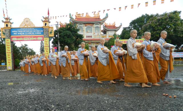 Chùm ảnh: Chư Ni cầu Pháp với Đại Tăng tại Giới đàn Đồng Huy