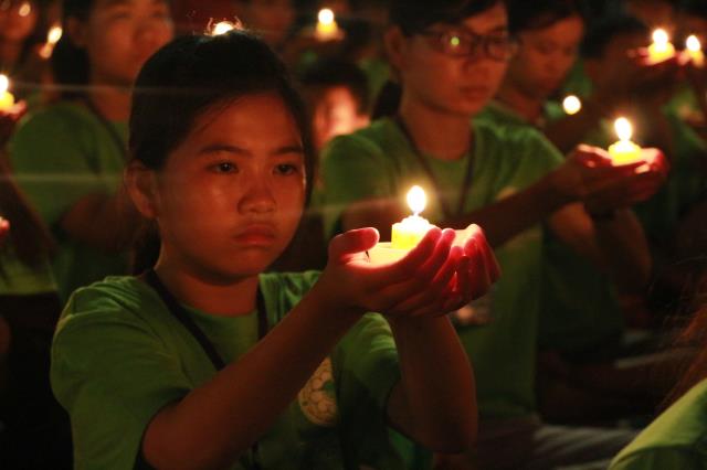 TP. Cần Thơ: Thiêng liêng đêm đốt nến tri ân Hội trại tuổi trẻ 11