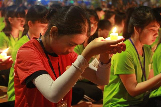 TP. Cần Thơ: Thiêng liêng đêm đốt nến tri ân Hội trại tuổi trẻ 11