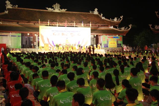 TP. Cần Thơ: Thiêng liêng đêm đốt nến tri ân Hội trại tuổi trẻ 11