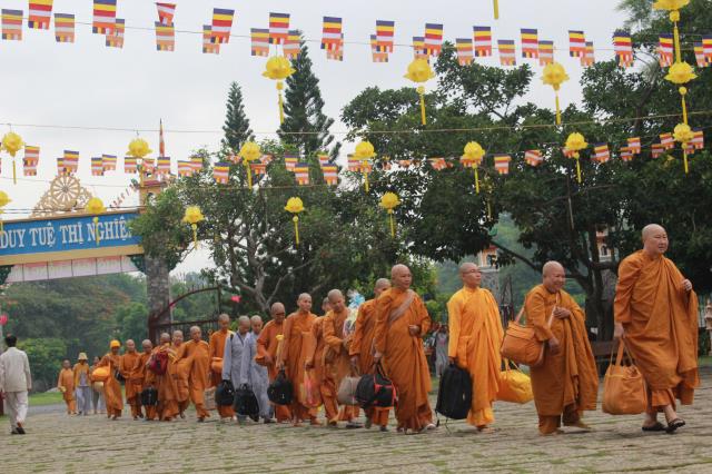 BRVT: Giới tử hân hoan bước vào “Tuyển Phật Trường”