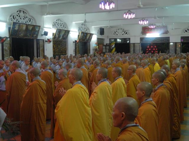 Gội rửa thân tâm, cần cầu chánh giới
