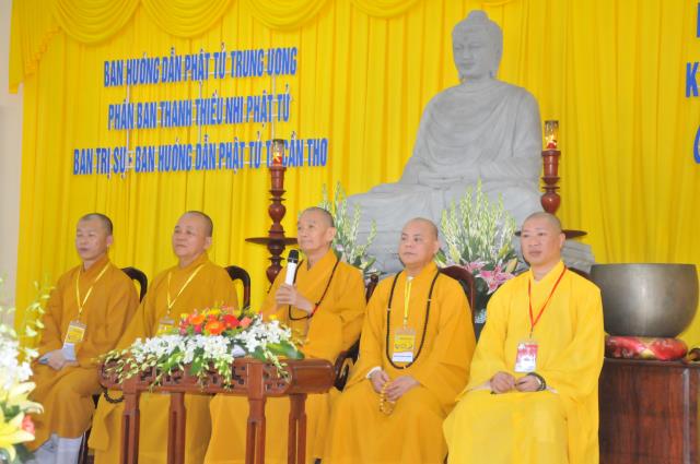 Cần Thơ: Chư tôn đức giáo phẩm giao lưu với 1200 bạn trẻ tại Hội trại Phật giáo