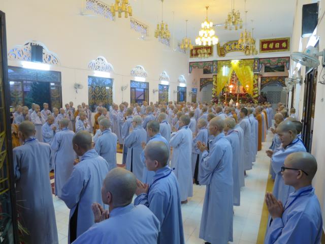 Gội rửa thân tâm, cần cầu chánh giới