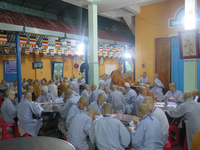 Nghiêm túc giờ thi viết Tự luận Đại giới đàn Đồng Huy
