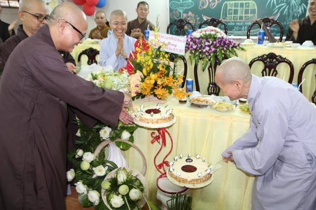 TP.HCM: Lớp sơ cấp Phật học Q. 3 tổ chức lễ tri ân những bậc thầy cao cả
