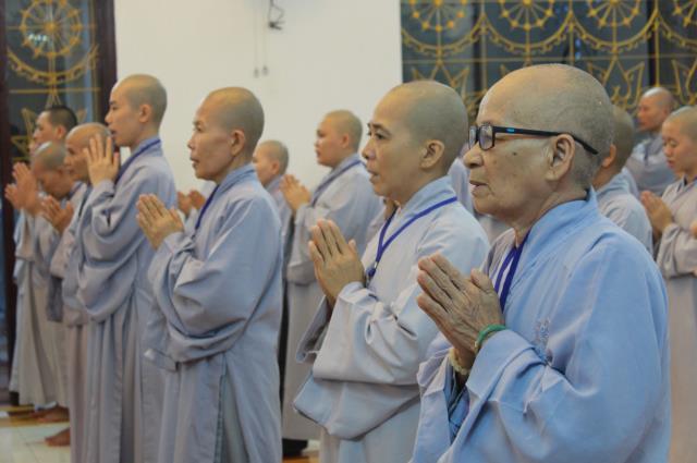 Gội rửa thân tâm, cần cầu chánh giới