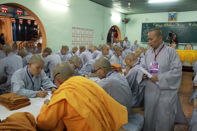 Nghiêm túc giờ thi viết Tự luận Đại giới đàn Đồng Huy