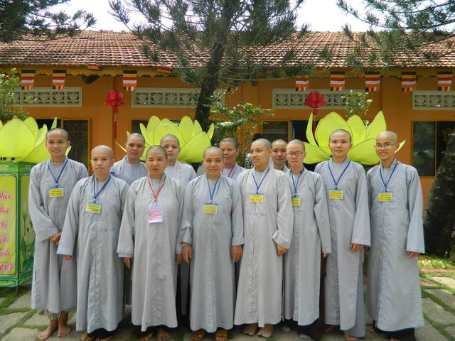 Còn đó những lặng thầm