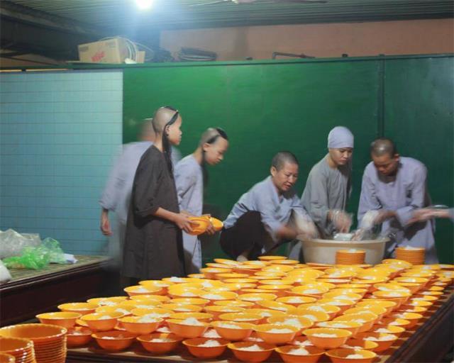 Còn đó những lặng thầm