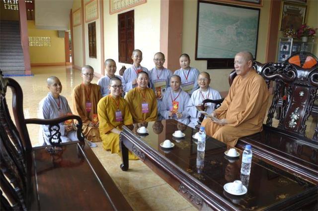 Còn đó những lặng thầm