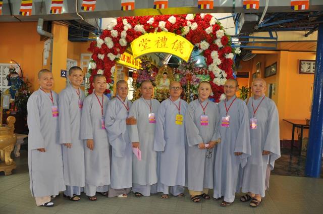 Còn đó những lặng thầm