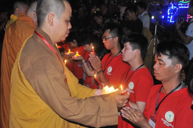 Tình nguyện viên – Những thiên thần viết nên huyền thoại