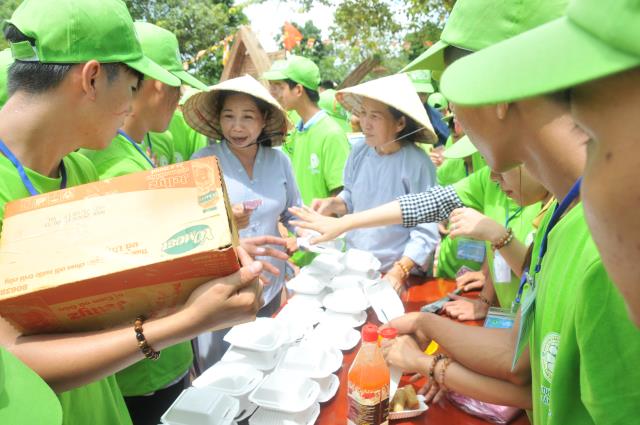 Cần Thơ: Ấn tượng Phiên chợ quê hương tại Hội trại tuổi trẻ